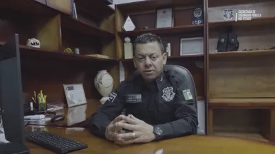 Gilberto Loya - Una persecución aérea y terrestre terminó con la detención de un hombre armado_ en posesión de un arsenal y un vehículo con matrículas