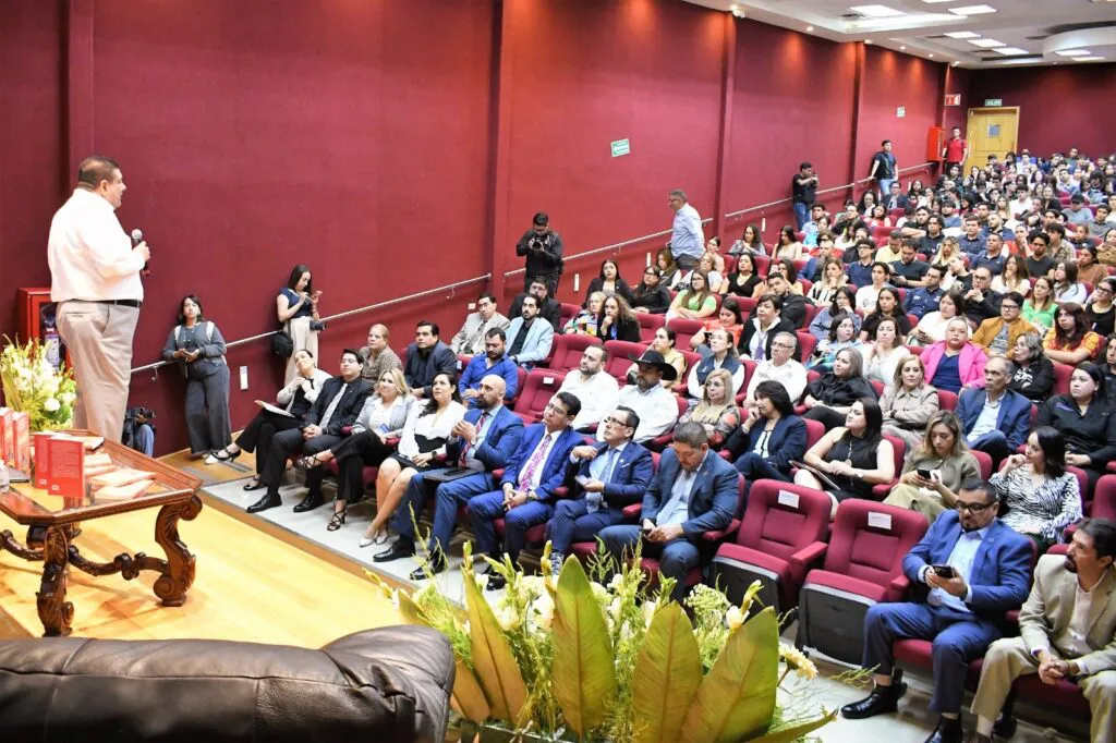 jauregui platica