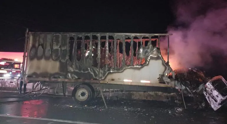 trailer quemado