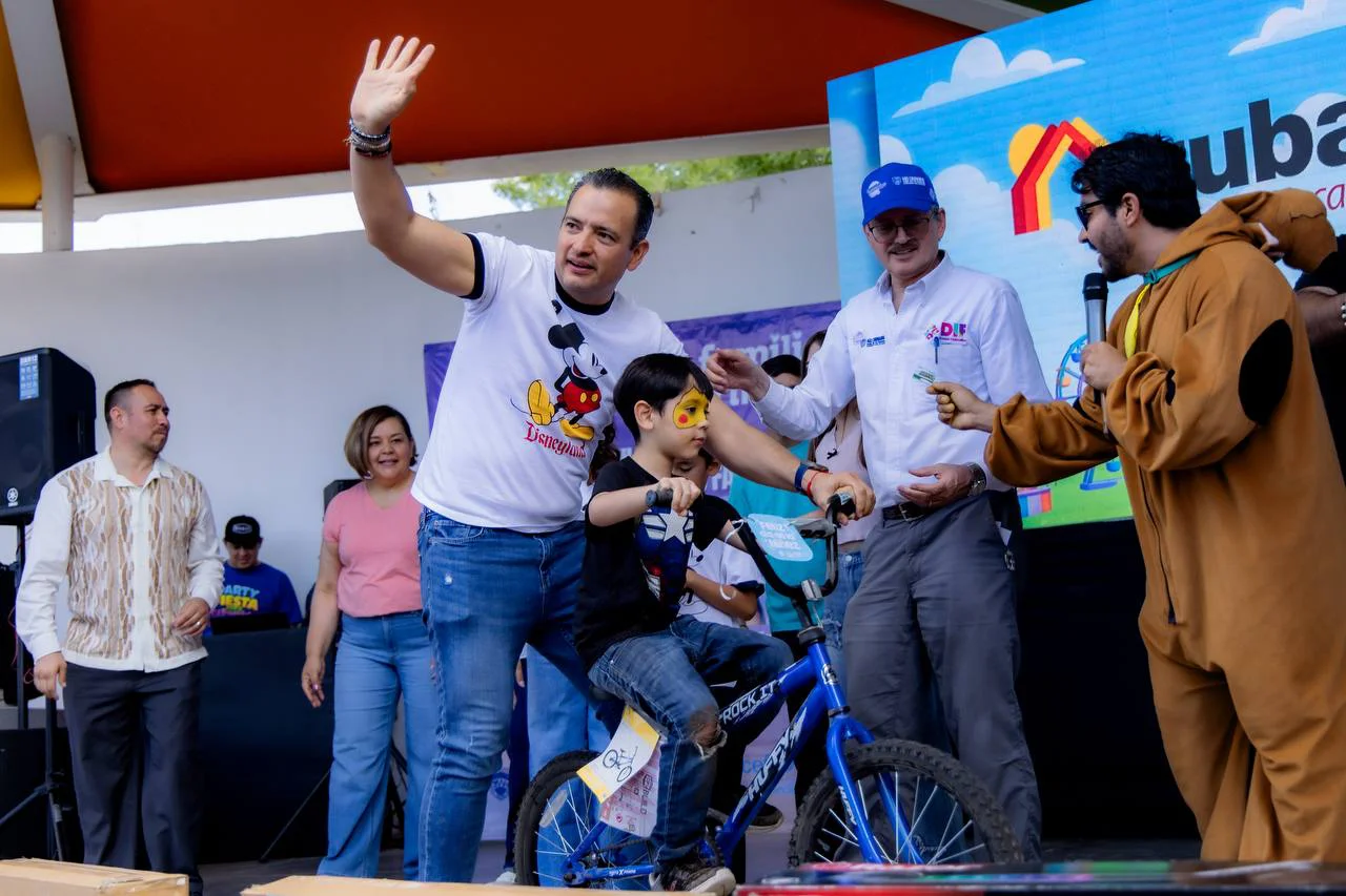 Celebra alcalde Marco Bonilla y la Presidenta del DIF Municipal a la ...